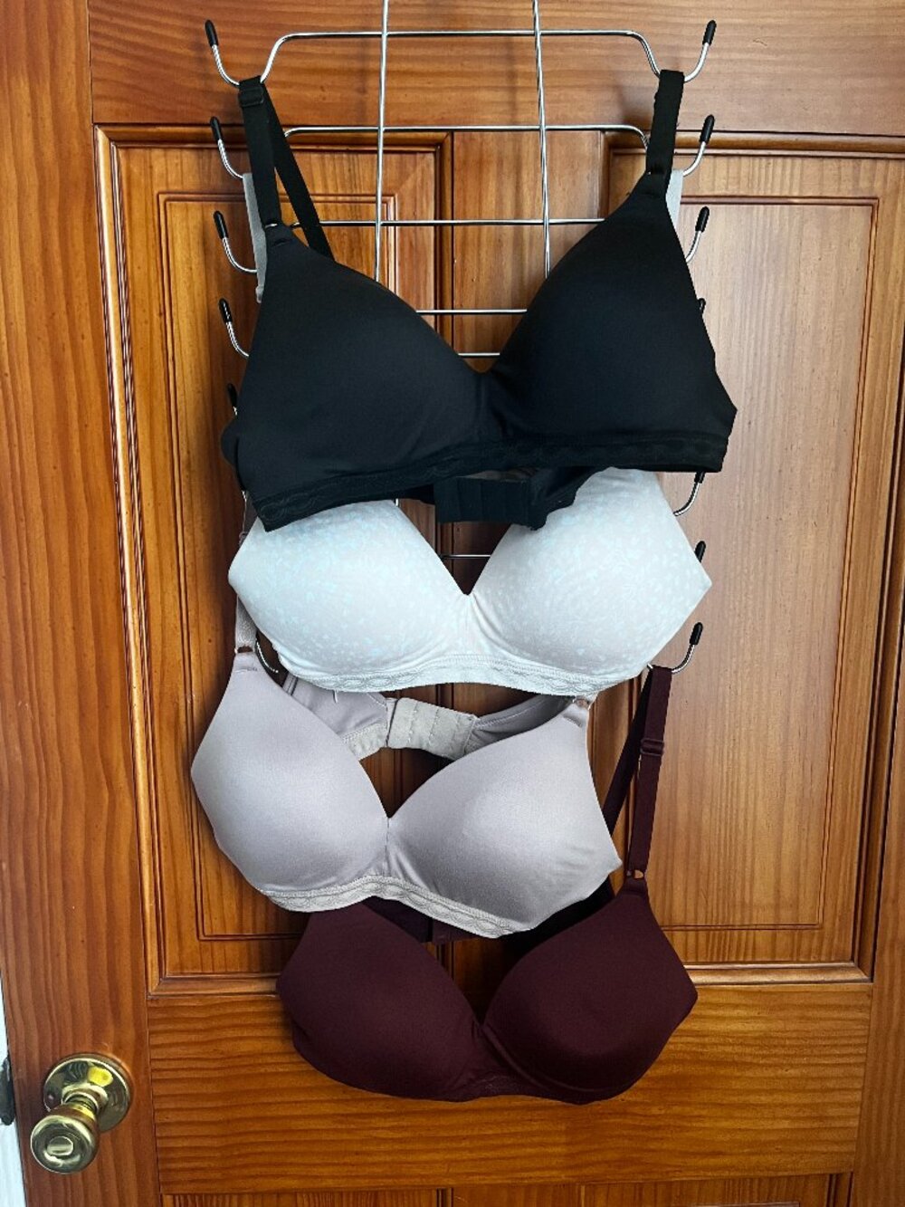 Set of 4 Warner's wirefree / wireless 36A bras